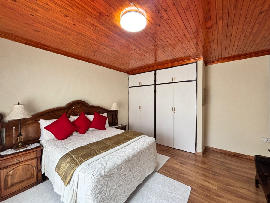 5 Bedroom Property for Sale in Flamwood North West